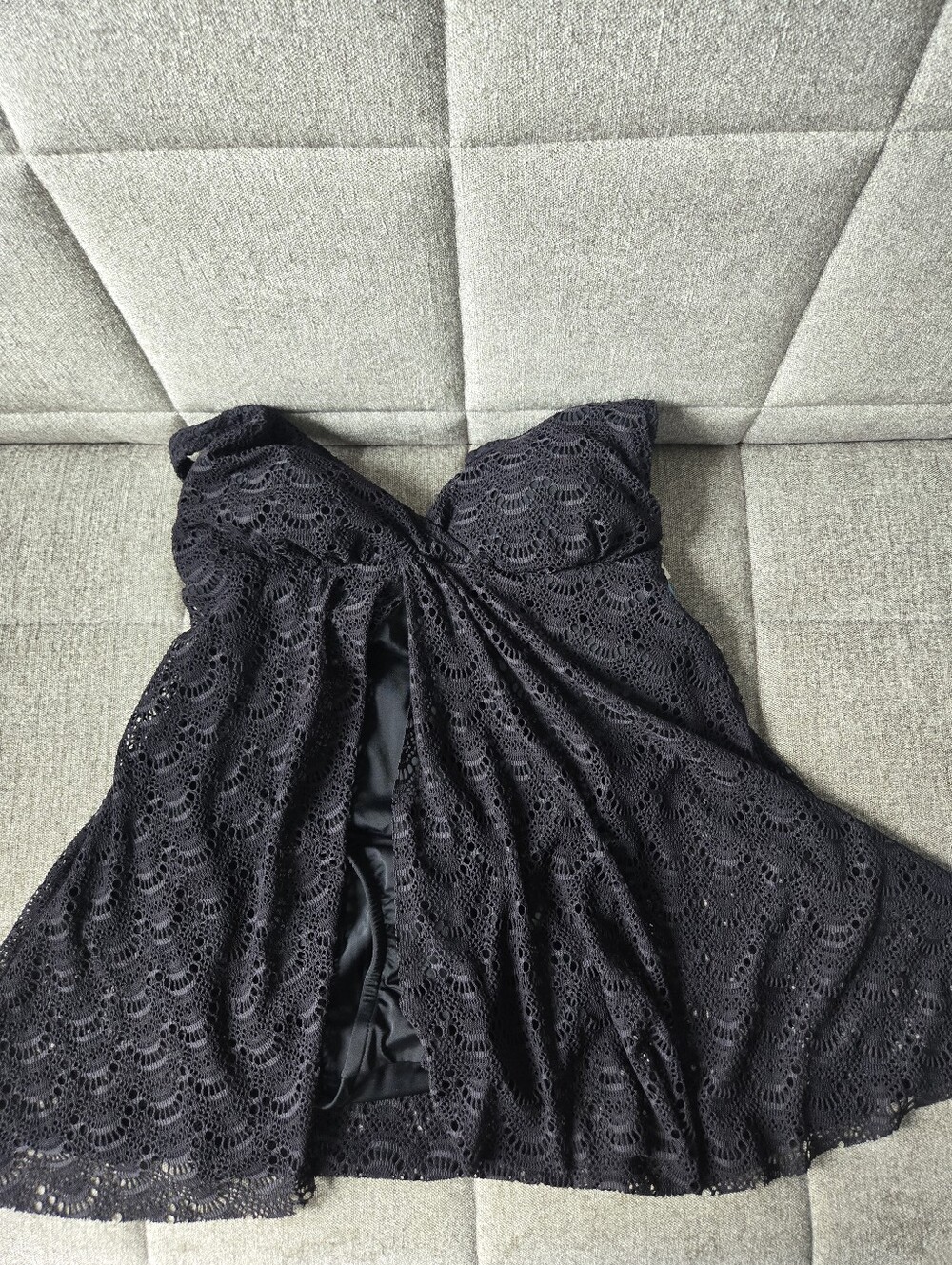 Swim Solutions | Tummy-Control Flyaway Swimdress  Size 8 In Black